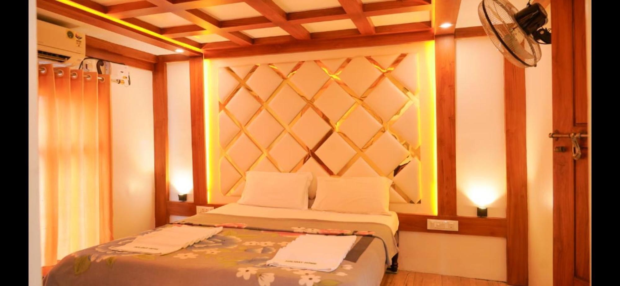 Hotel Victoria Houseboats Alappuzha Exterior foto