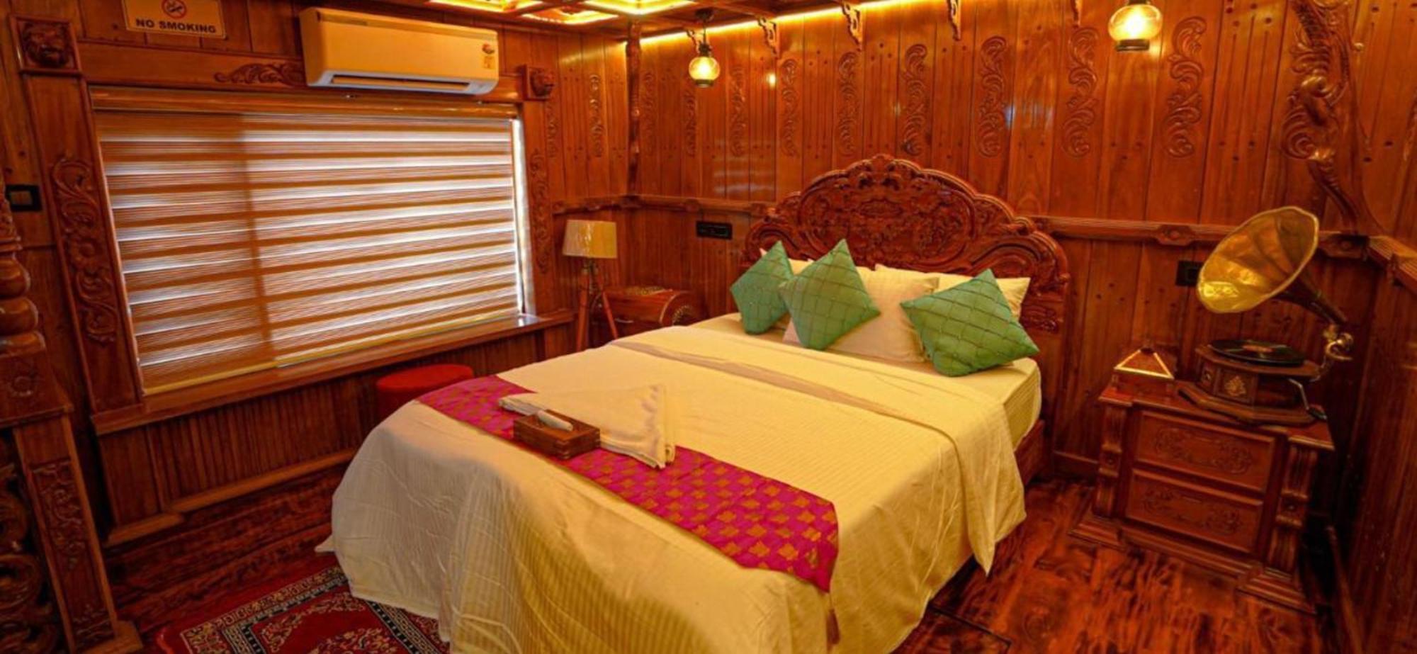 Hotel Victoria Houseboats Alappuzha Exterior foto